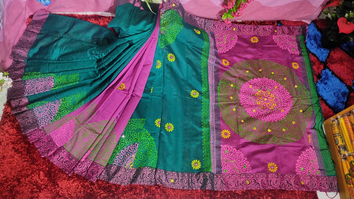 এমব্রয়ডাড়ী ধুপিয়ানসিল্ক শাড়ী