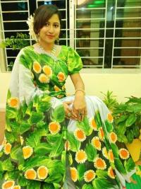 হাফসিল্ক শাড়ীতে হ্যান্ডপ্রিন্ট তুলির কাজ করা