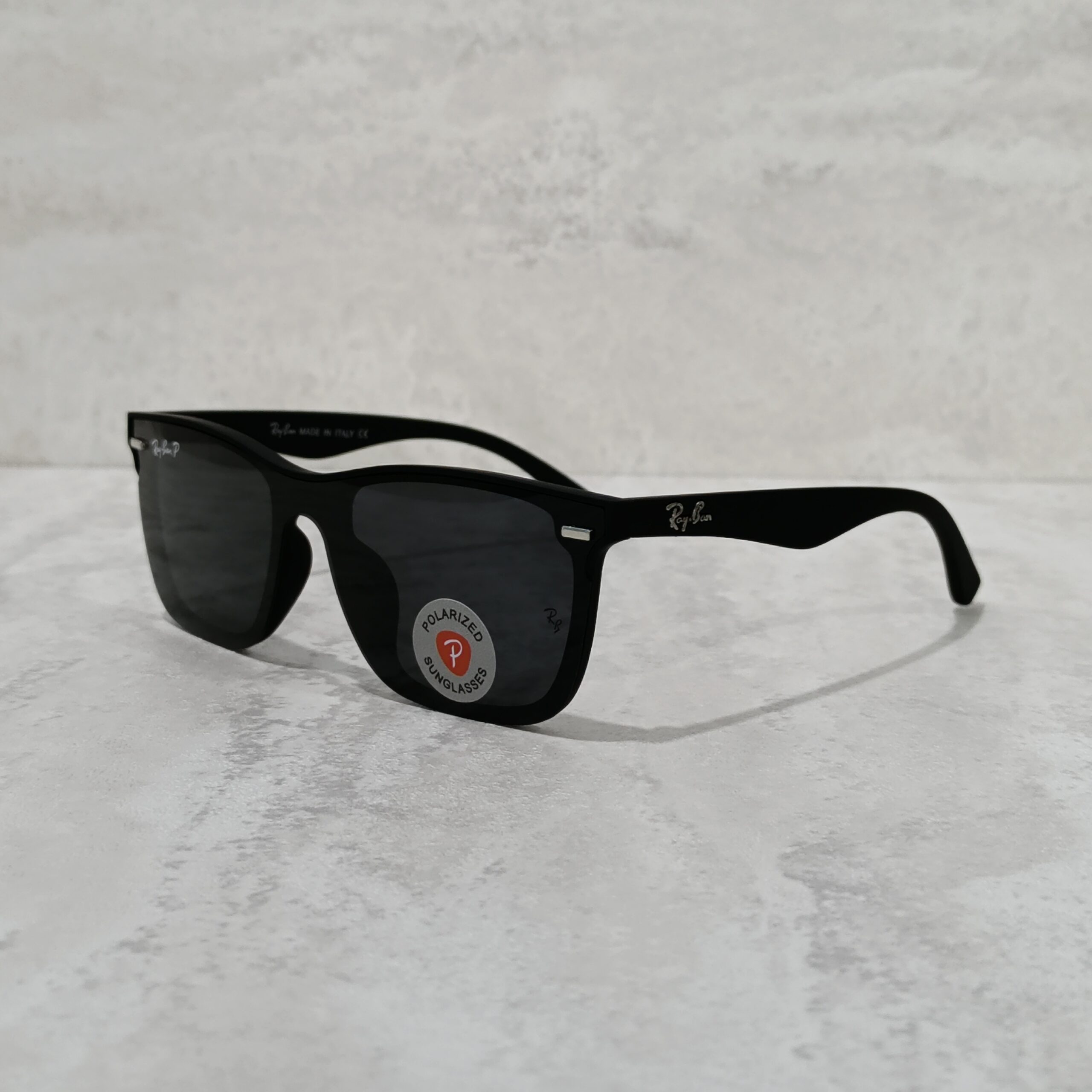 Ray-Ban Polarized Sunglasses প্লাস্টিক ফ্রেম রাবার গ্রিপ সহ আরামদায়ক ডিজাইন