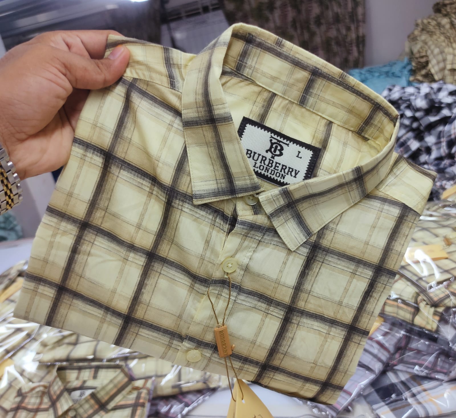 Burberry full Sleeve Cotton Print Shirt Color and quality 100% guarantee