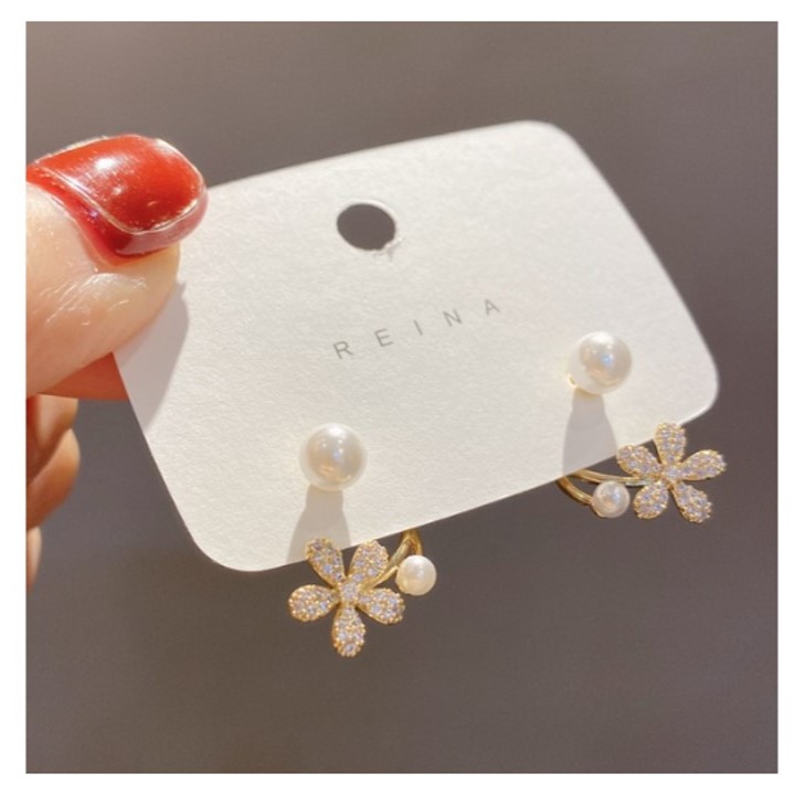 Earrings and Flower Pearl Combination Style Stud Earring for Girls
