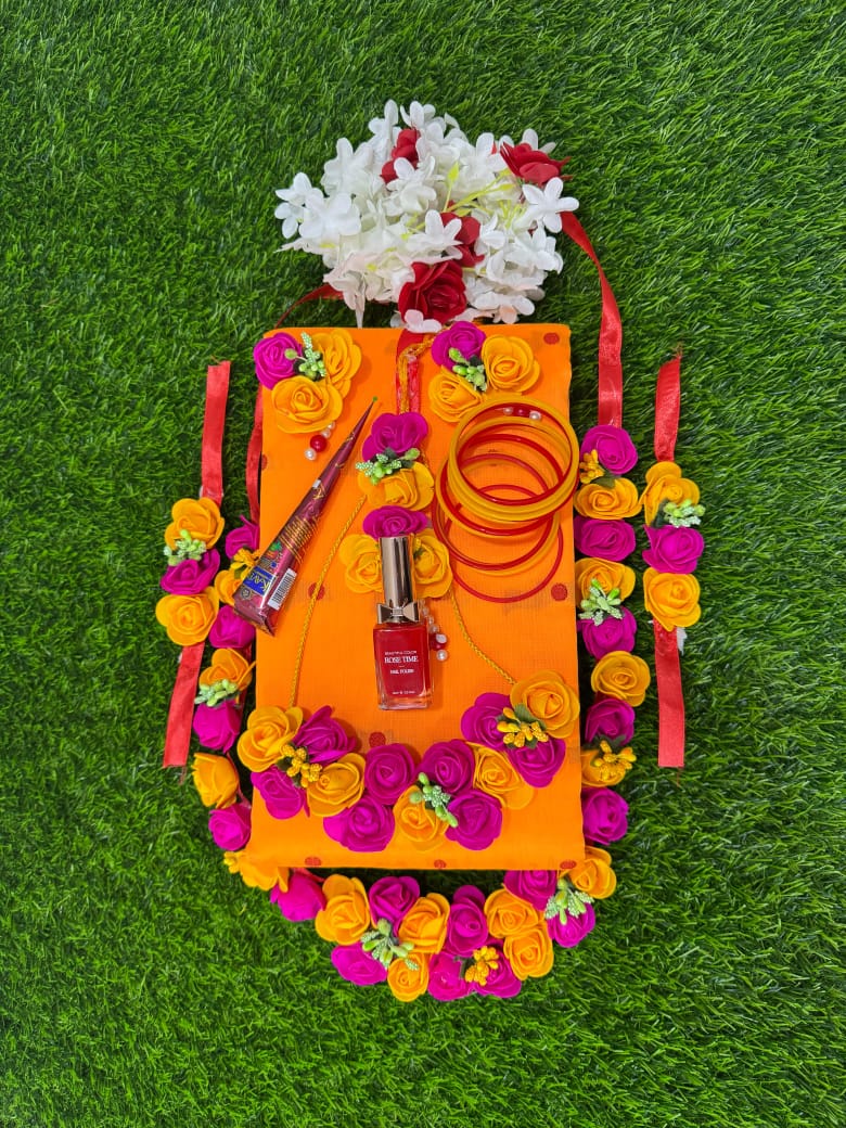 গায়ে হলুদের শাড়ি কম্বো