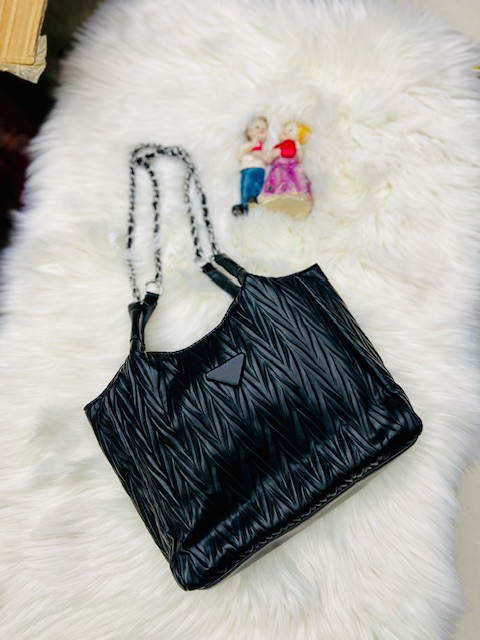 Trendy Fashionable Party Bag Code- DG09