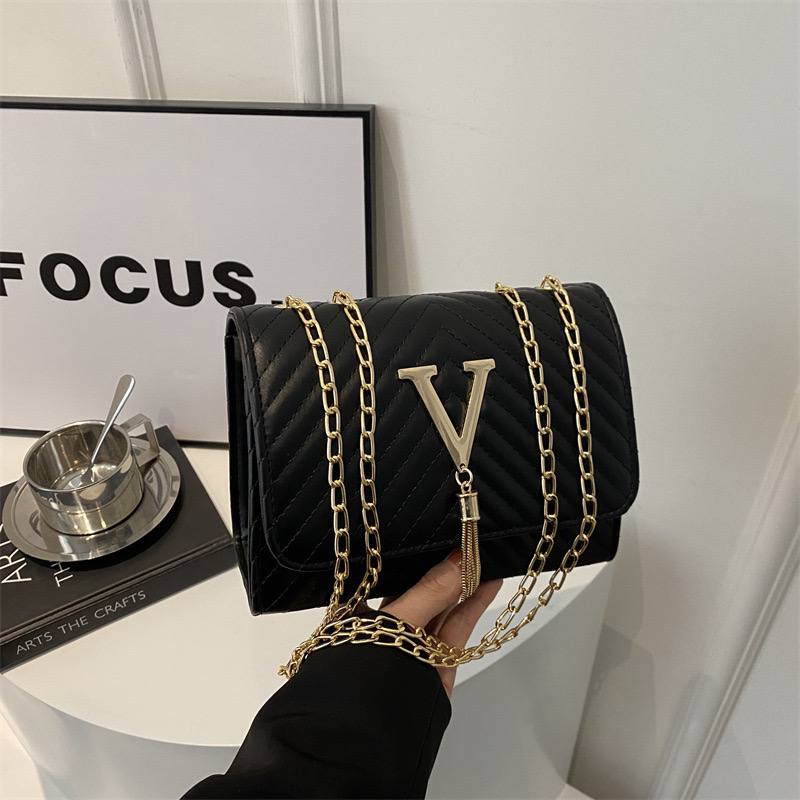 Trendy Fashionable Party Bag Code- DG12