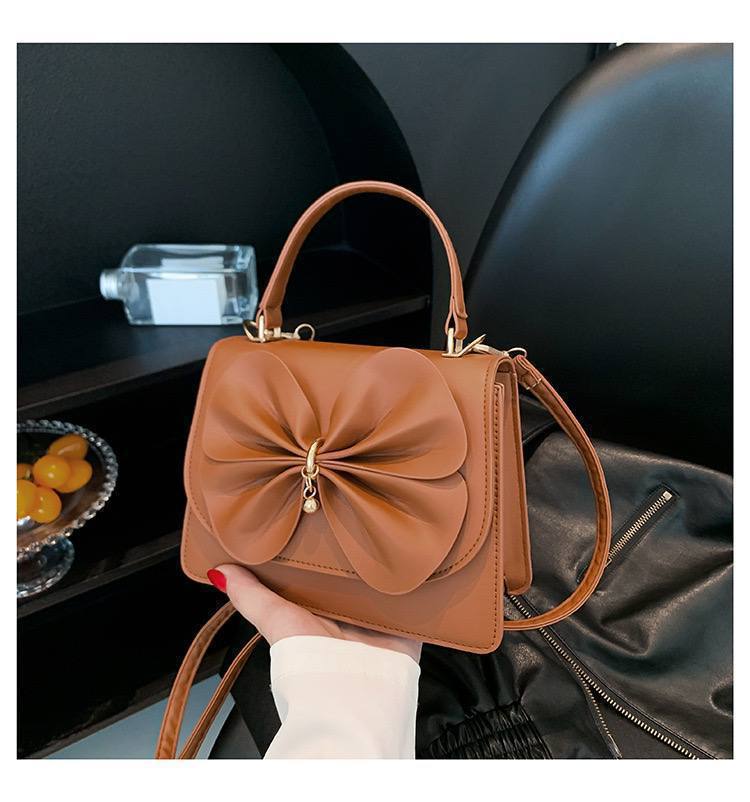 Trendy Fashionable Party Bag Code- DG16