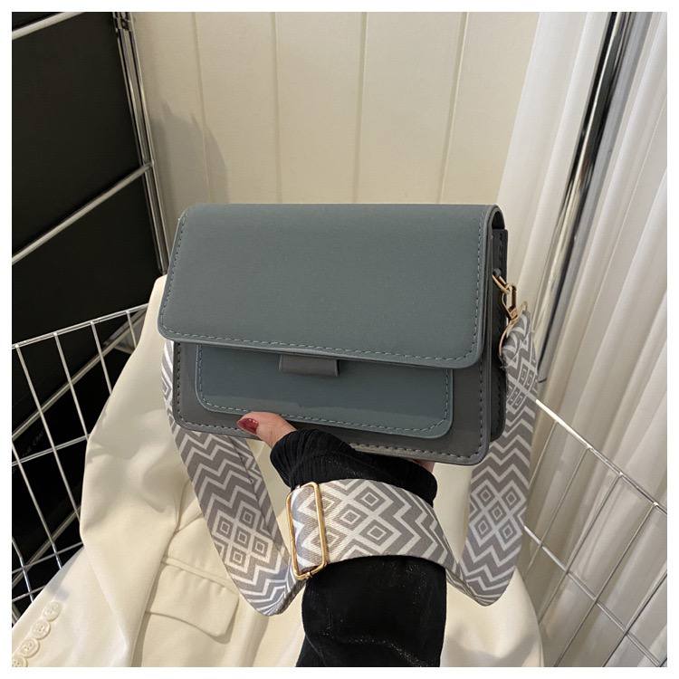 Trendy Fashionable Party Bag Code- DG18