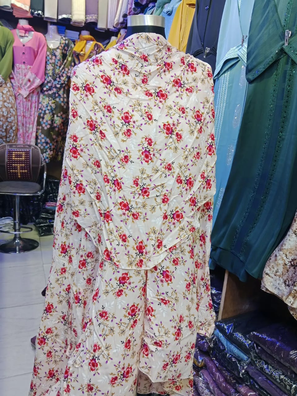 1 part khimar with Sleeves and Nikab,cokde:umiib,cod