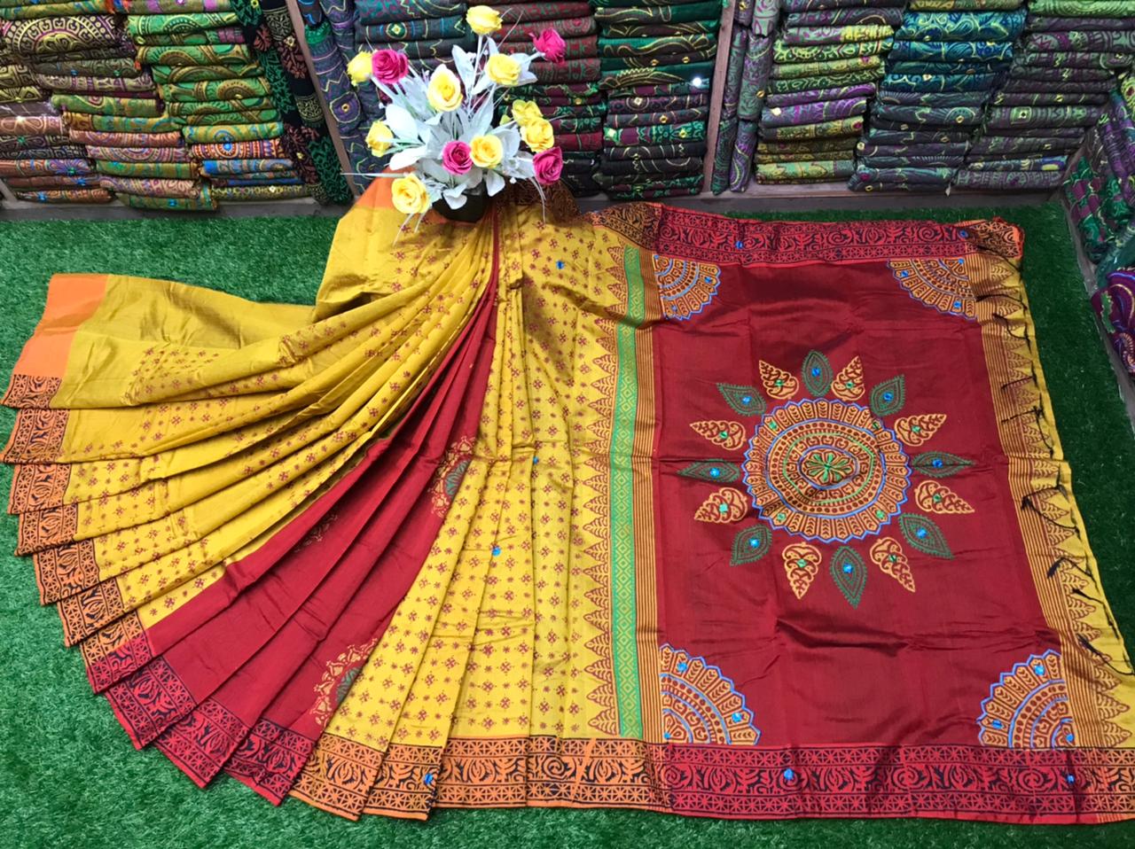 এমব্রয়ডাড়ী ধুপিয়ানসিল্ক শাড়ী