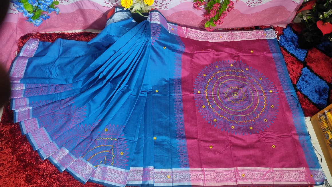 এমব্রয়ডাড়ী ধুপিয়ানসিল্ক শাড়ী