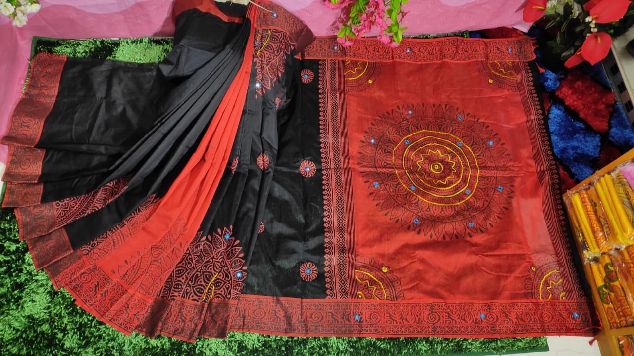 এমব্রয়ডাড়ী ধুপিয়ানসিল্ক শাড়ী