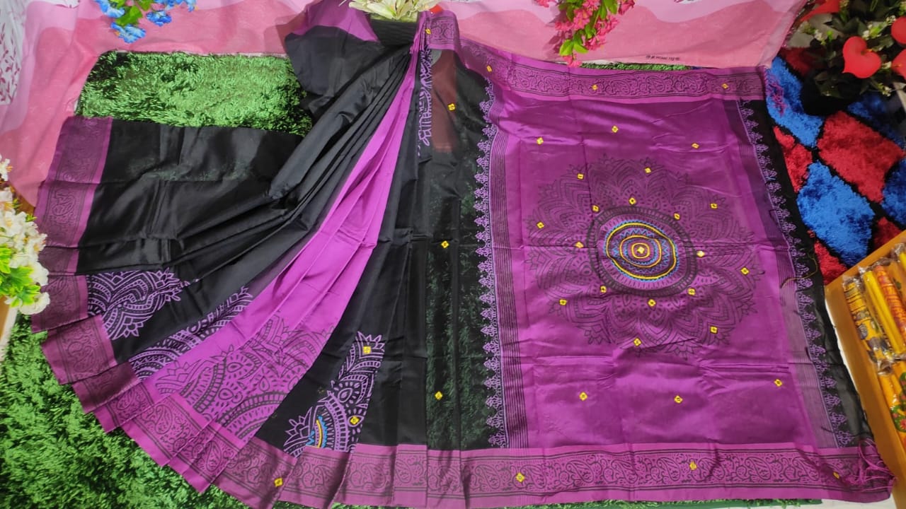 এমব্রয়ডাড়ী ধুপিয়ানসিল্ক শাড়ী
