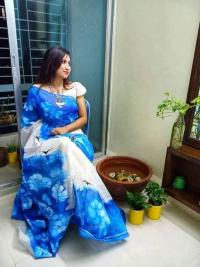 হাফসিল্ক শাড়ীতে হ্যান্ডপ্রিন্ট তুলির কাজ করা