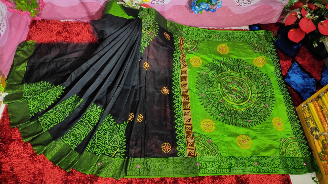 এমব্রয়ডাড়ী ধুপিয়ানসিল্ক শাড়ী