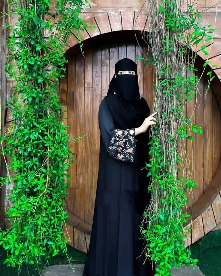 Abaya In Rose