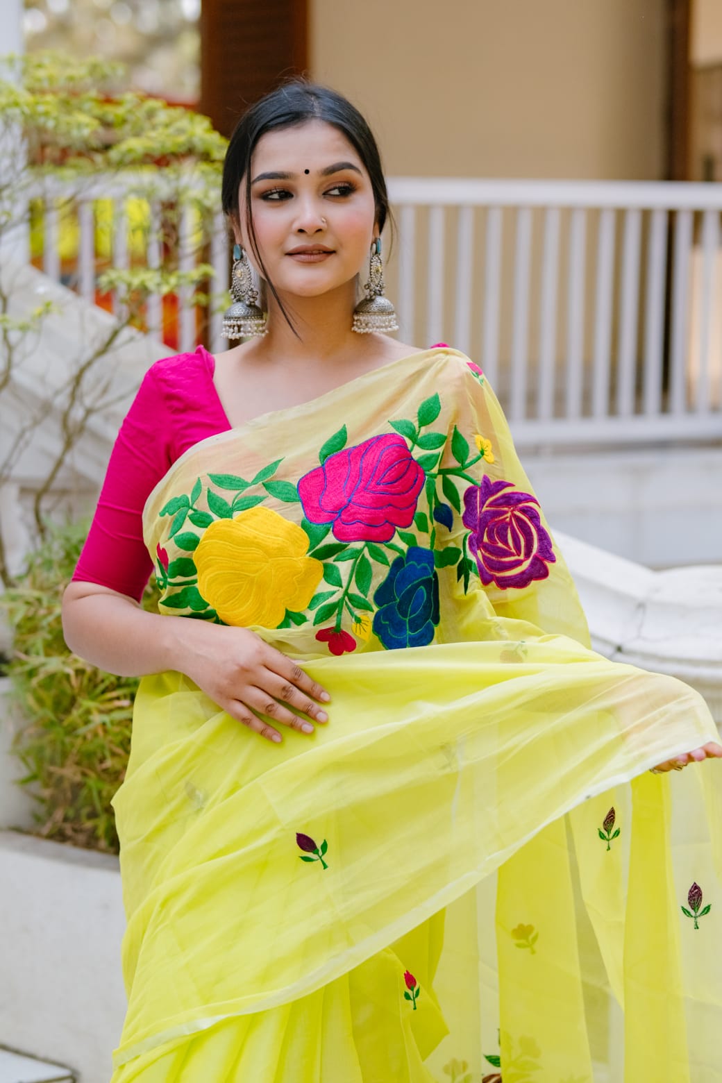 হাফ সিল্ক এমব্রয়ডারি শাড়ি।
