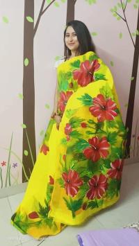 হাফসিল্ক শাড়ীতে হ্যান্ডপ্রিন্ট তুলির কাজ করা