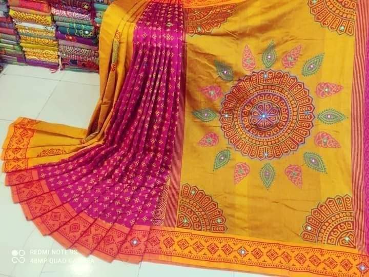 এমব্রয়ডাড়ী ধুপিয়ানসিল্ক শাড়ী