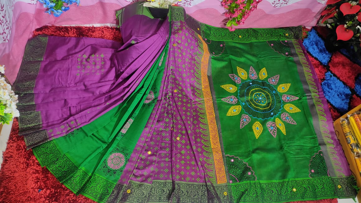 এমব্রয়ডাড়ী ধুপিয়ানসিল্ক শাড়ী