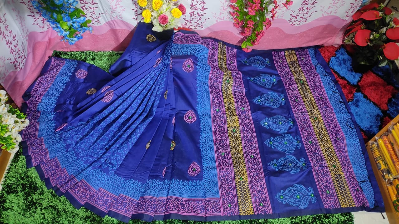এমব্রয়ডাড়ী ধুপিয়ানসিল্ক শাড়ী