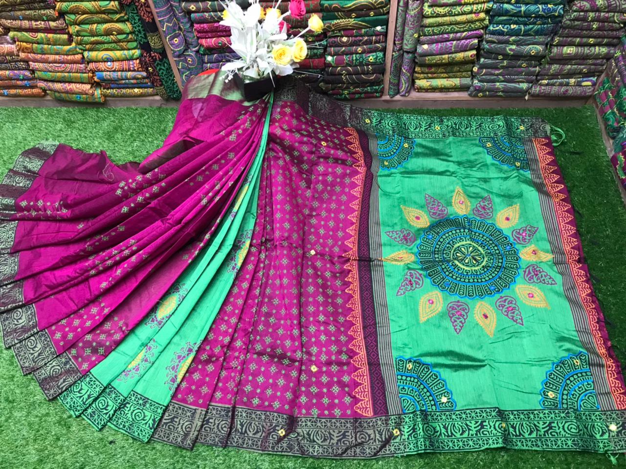 এমব্রয়ডাড়ী ধুপিয়ানসিল্ক শাড়ী