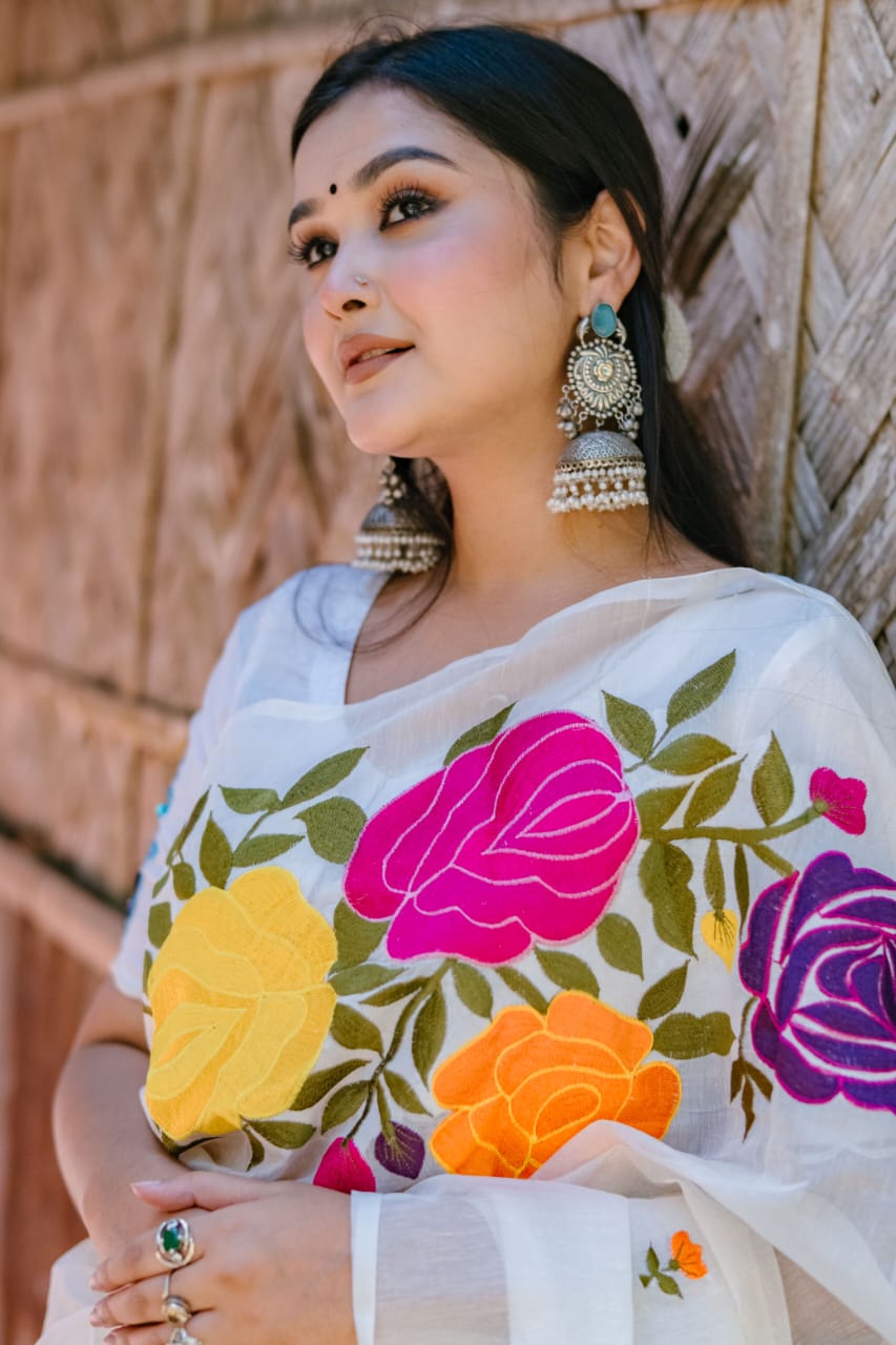 হাফ সিল্ক এমব্রয়ডারি শাড়ি।