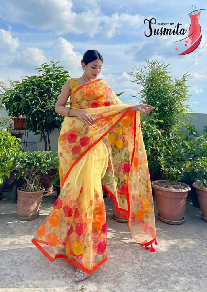 হাফসিল্ক শাড়ীতে হ্যান্ডপ্রিন্ট তুলির কাজ করা