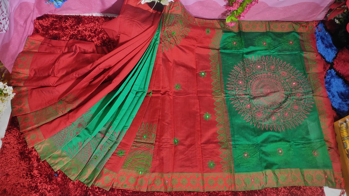 এমব্রয়ডাড়ী ধুপিয়ানসিল্ক শাড়ী