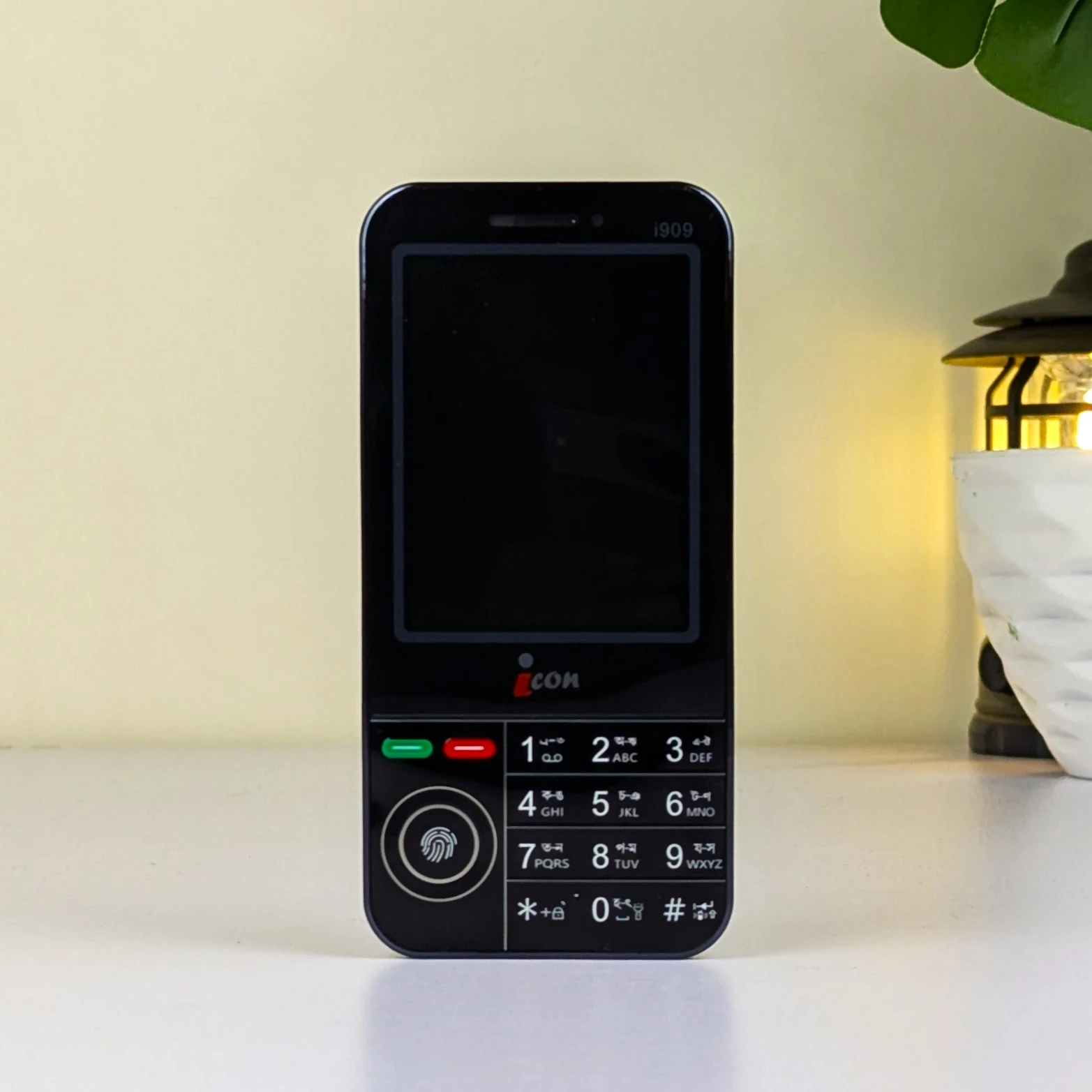 Icon i909 Dual Sim Mobile 3.5 Inch Display 3500 Mah Battery