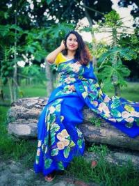 হাফসিল্ক শাড়ীতে হ্যান্ডপ্রিন্ট তুলির কাজ করা