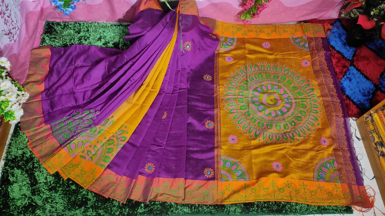 এমব্রয়ডাড়ী ধুপিয়ানসিল্ক শাড়ী