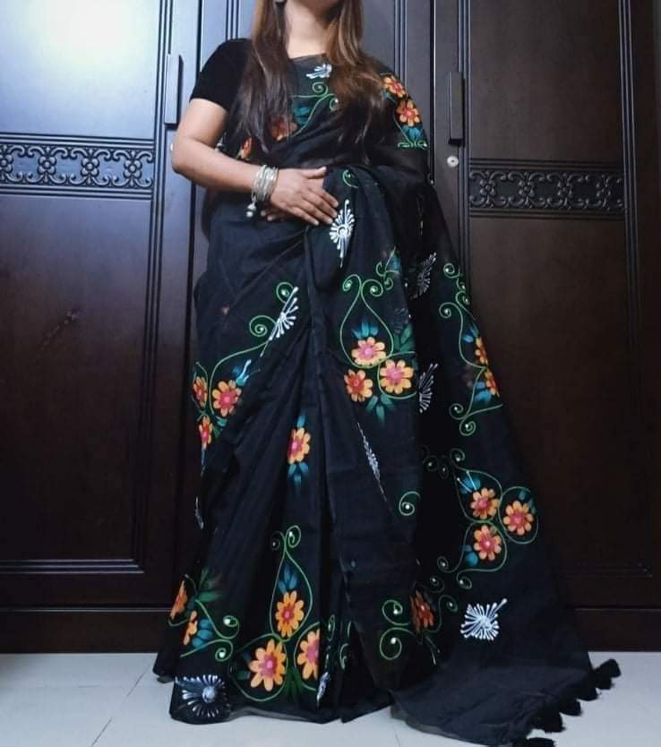 হাফসিল্ক শাড়ীতে হ্যান্ডপ্রিন্ট তুলির কাজ করা
