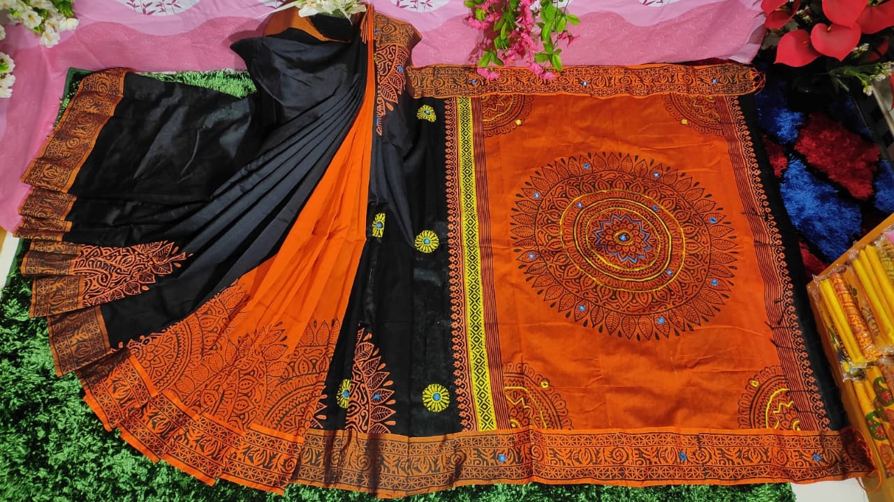 এমব্রয়ডাড়ী ধুপিয়ানসিল্ক শাড়ী