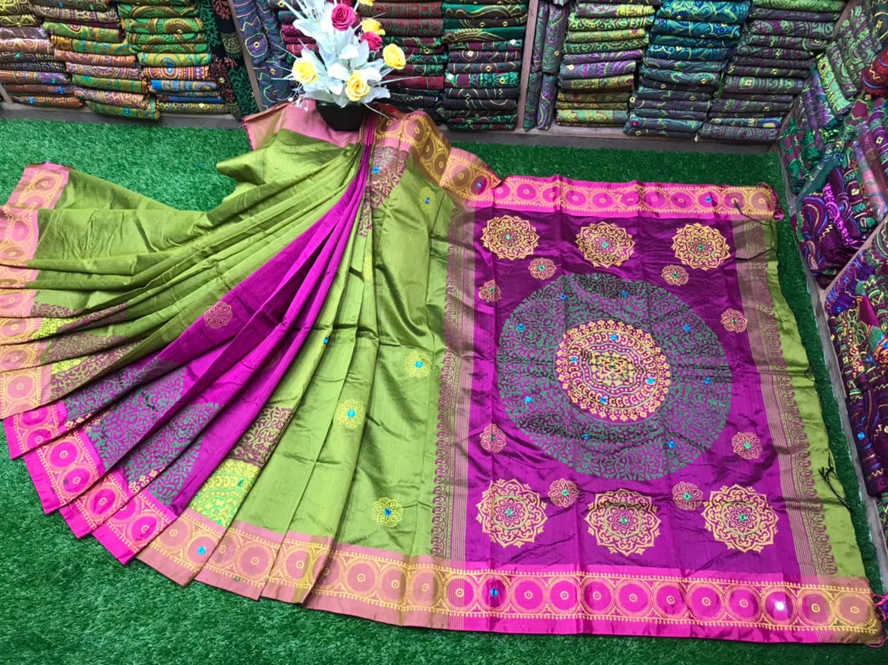 এমব্রয়ডাড়ী ধুপিয়ানসিল্ক শাড়ী