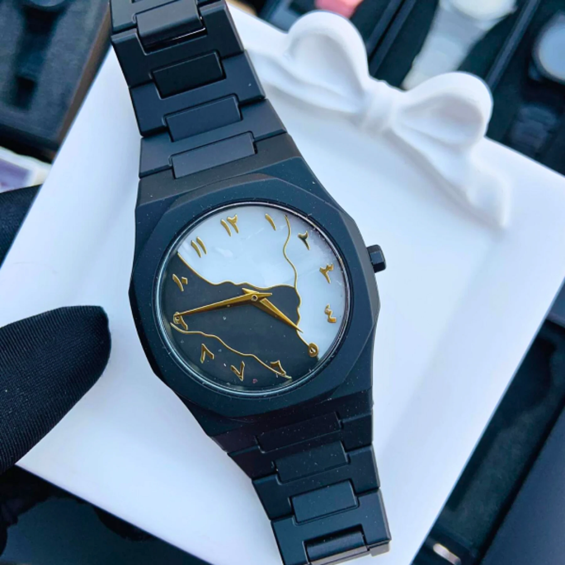 Aura watch Black for mens's Modern Creative Design ( Black)