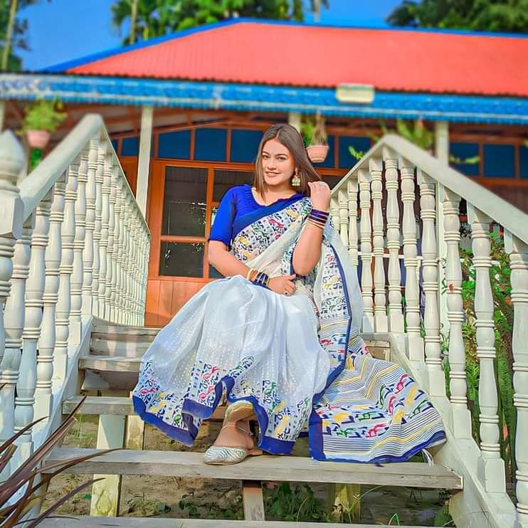 হাফ সিল্ক স্ক্রিন প্রিন্ট শাড়ি