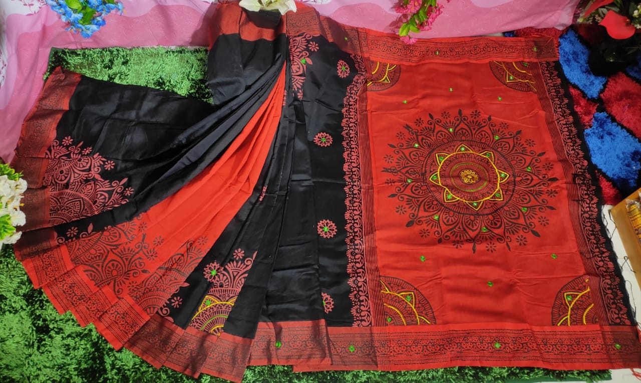 এমব্রয়ডাড়ী ধুপিয়ানসিল্ক শাড়ী