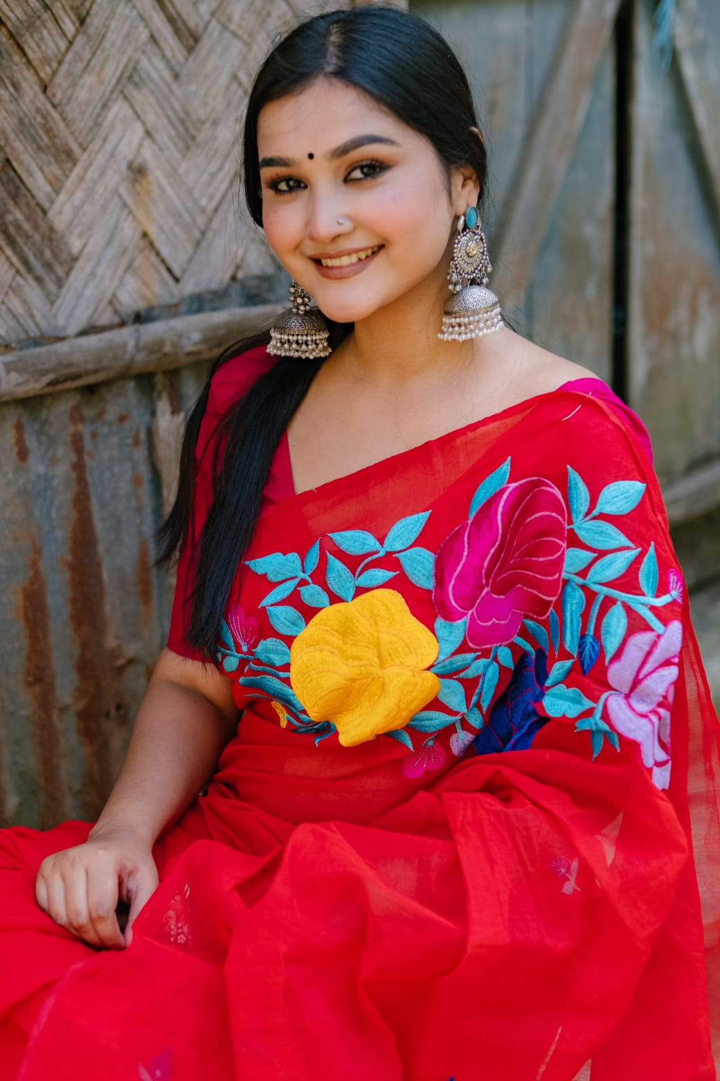 হাফ সিল্ক এমব্রয়ডারি শাড়ি।