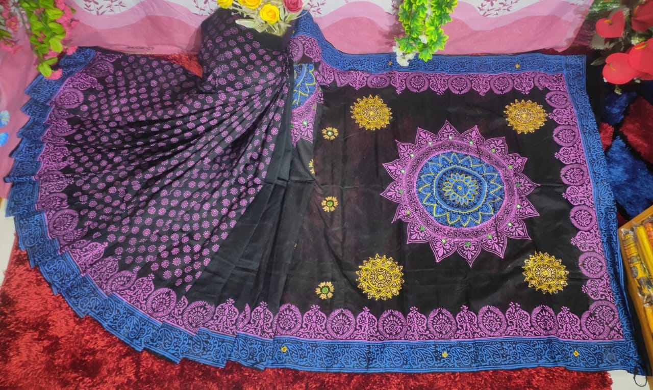 এমব্রয়ডাড়ী ধুপিয়ানসিল্ক শাড়ী