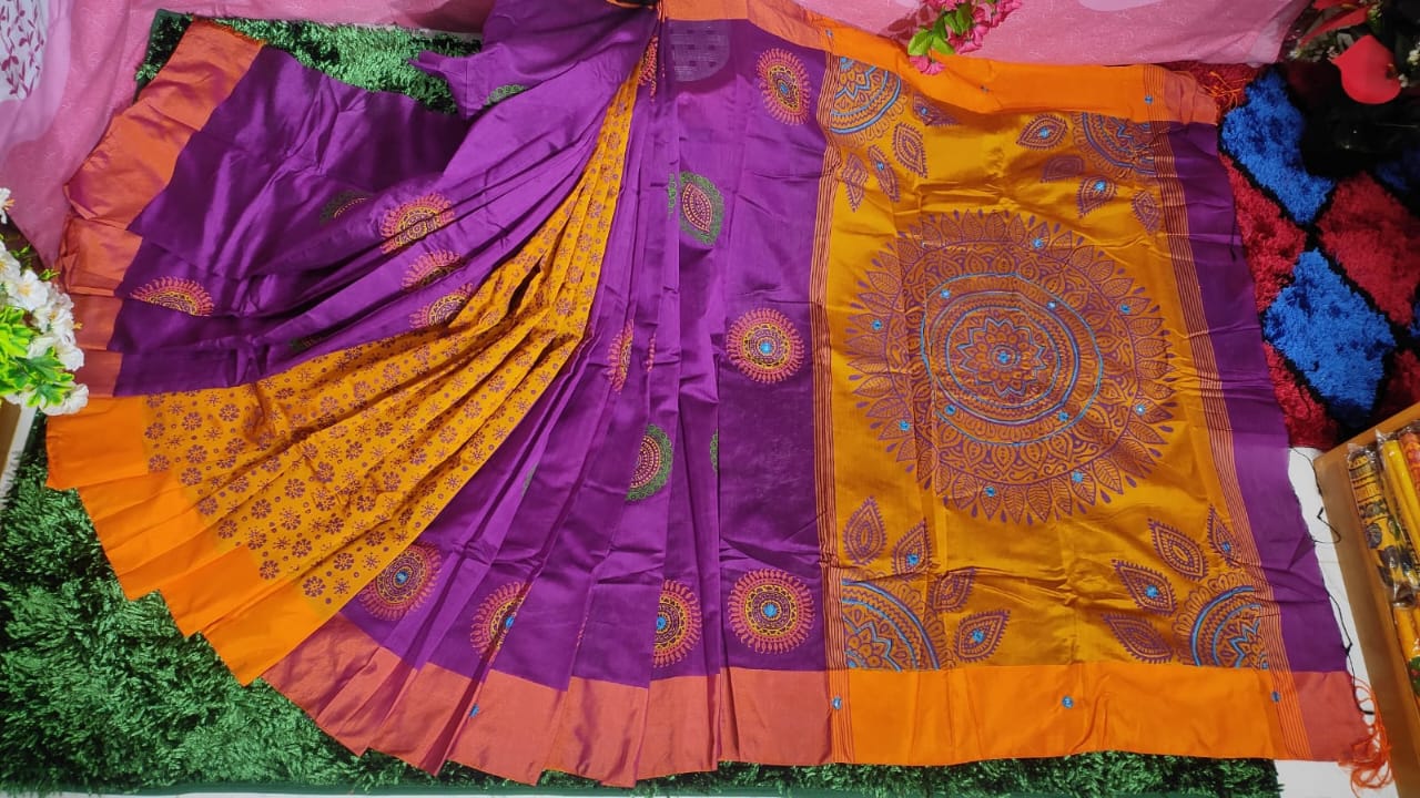 এমব্রয়ডাড়ী ধুপিয়ানসিল্ক শাড়ী
