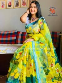 হাফসিল্ক শাড়ীতে হ্যান্ডপ্রিন্ট তুলির কাজ করা
