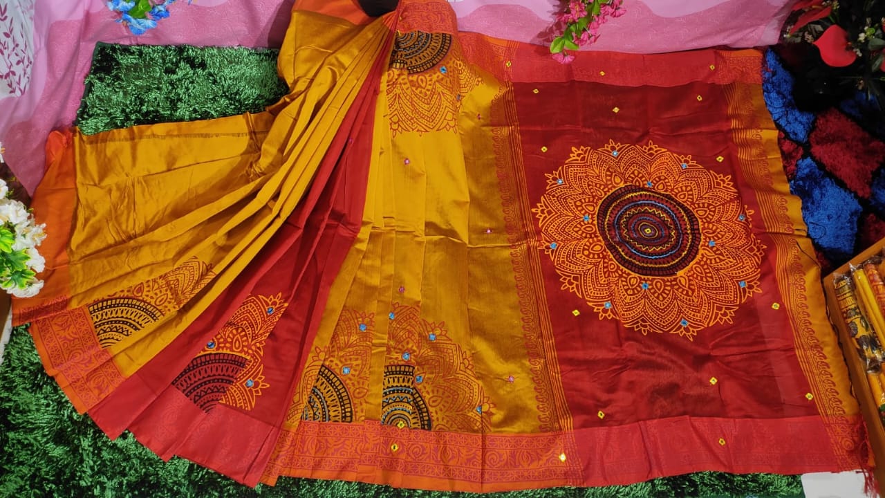 এমব্রয়ডাড়ী ধুপিয়ানসিল্ক শাড়ী