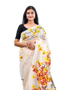 হাফসিল্ক শাড়ীতে হ্যান্ডপ্রিন্ট তুলির কাজ করা