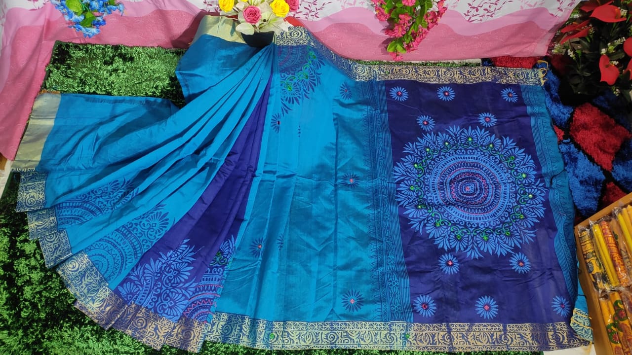 এমব্রয়ডাড়ী ধুপিয়ানসিল্ক শাড়ী